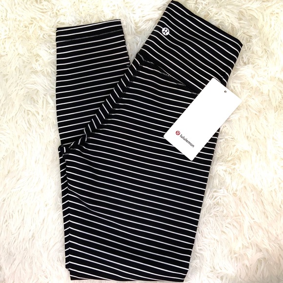 Lululemon Wunder Under 25” 8 - Picture 2 of 5